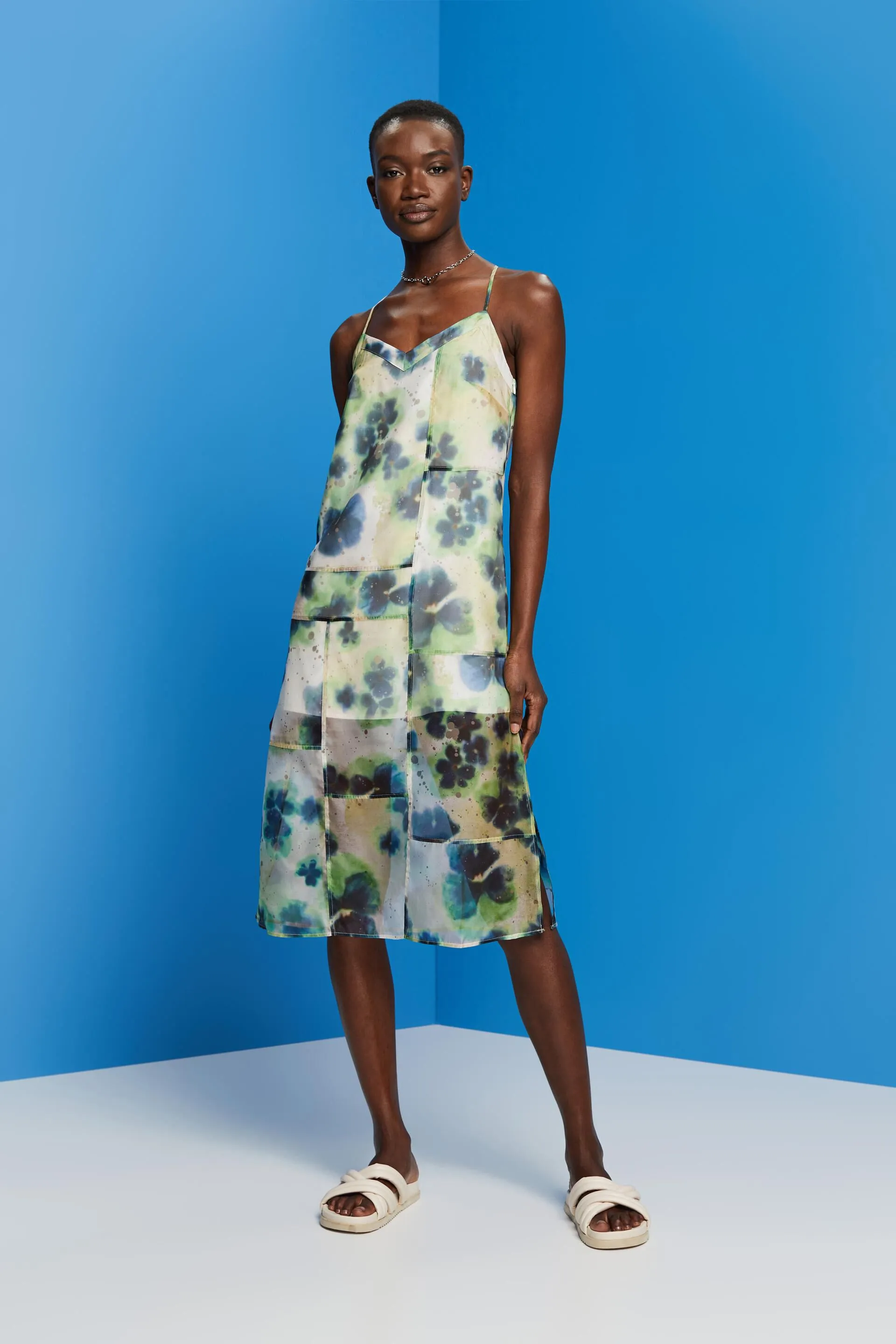 Abito midi in organza a fantasia