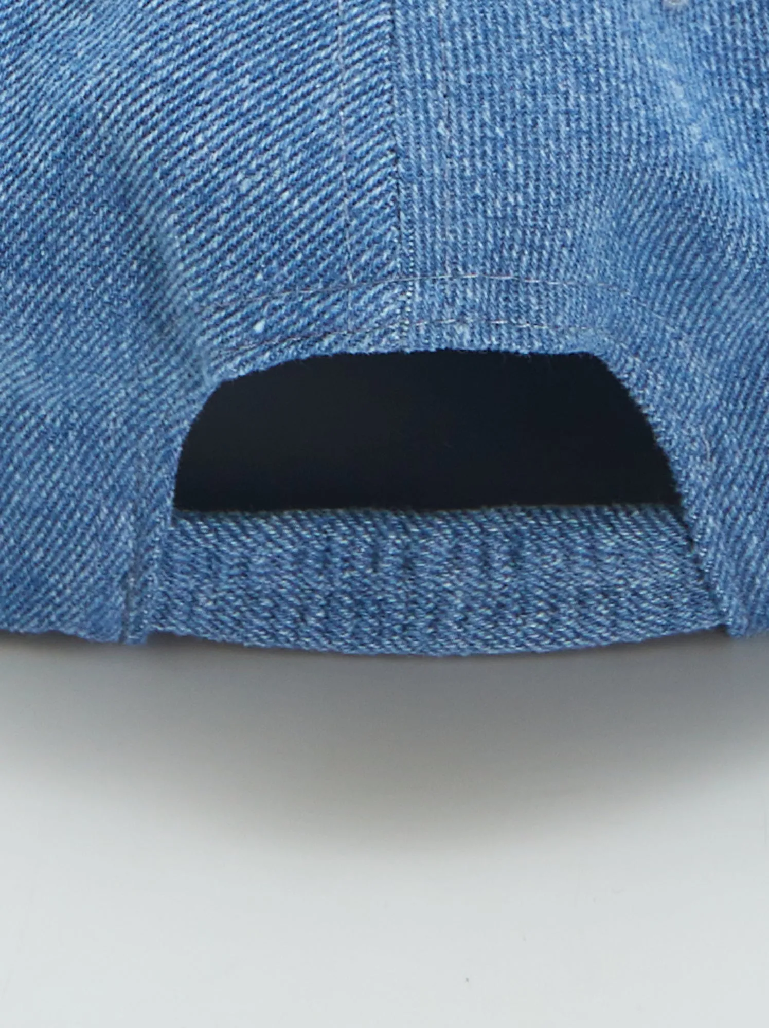 Cappellino in denim con scritta - BLU