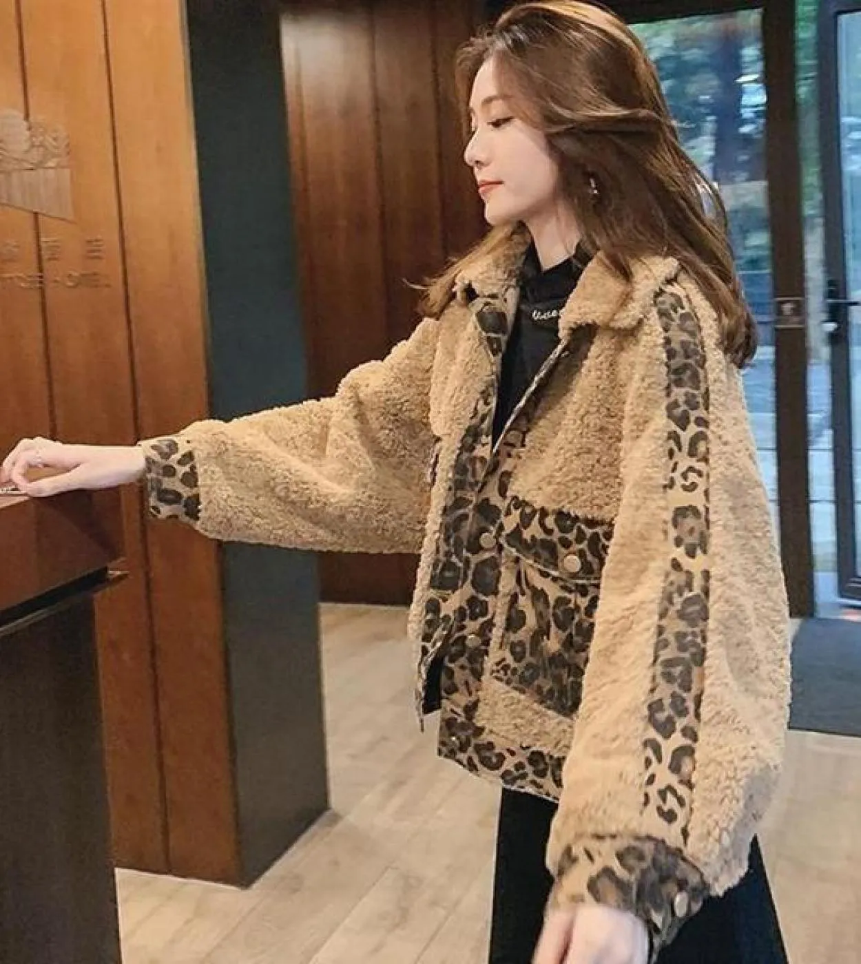 Cappotto corto leopardato moda autunno inverno Giubbotto corto spesso caldo Giacche da donna Lana di agnello sciolta Colletto pe