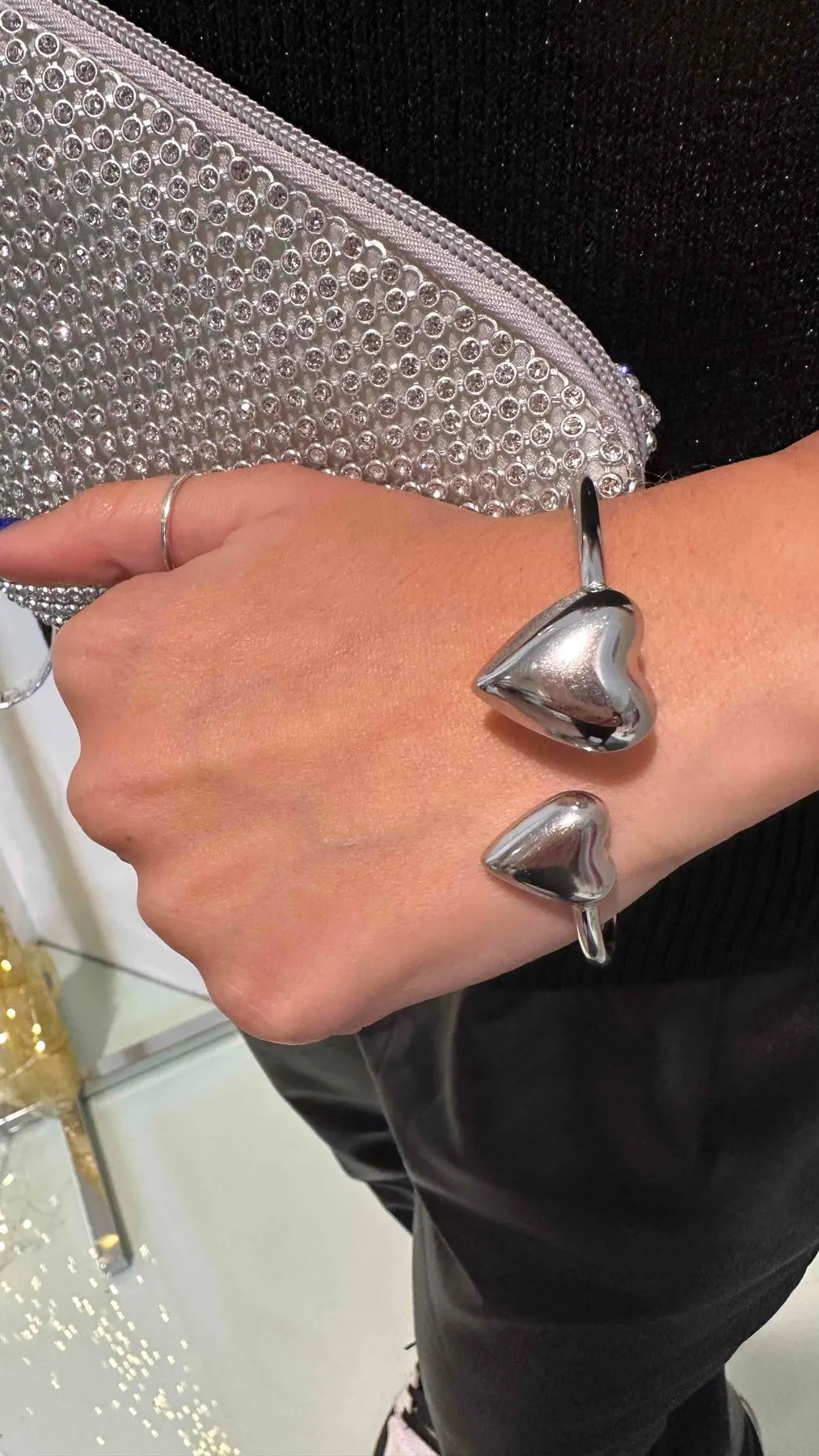 DAFNE - BRACUO - BRACCIALE RIGIDO CUORI. NICKEL FREE