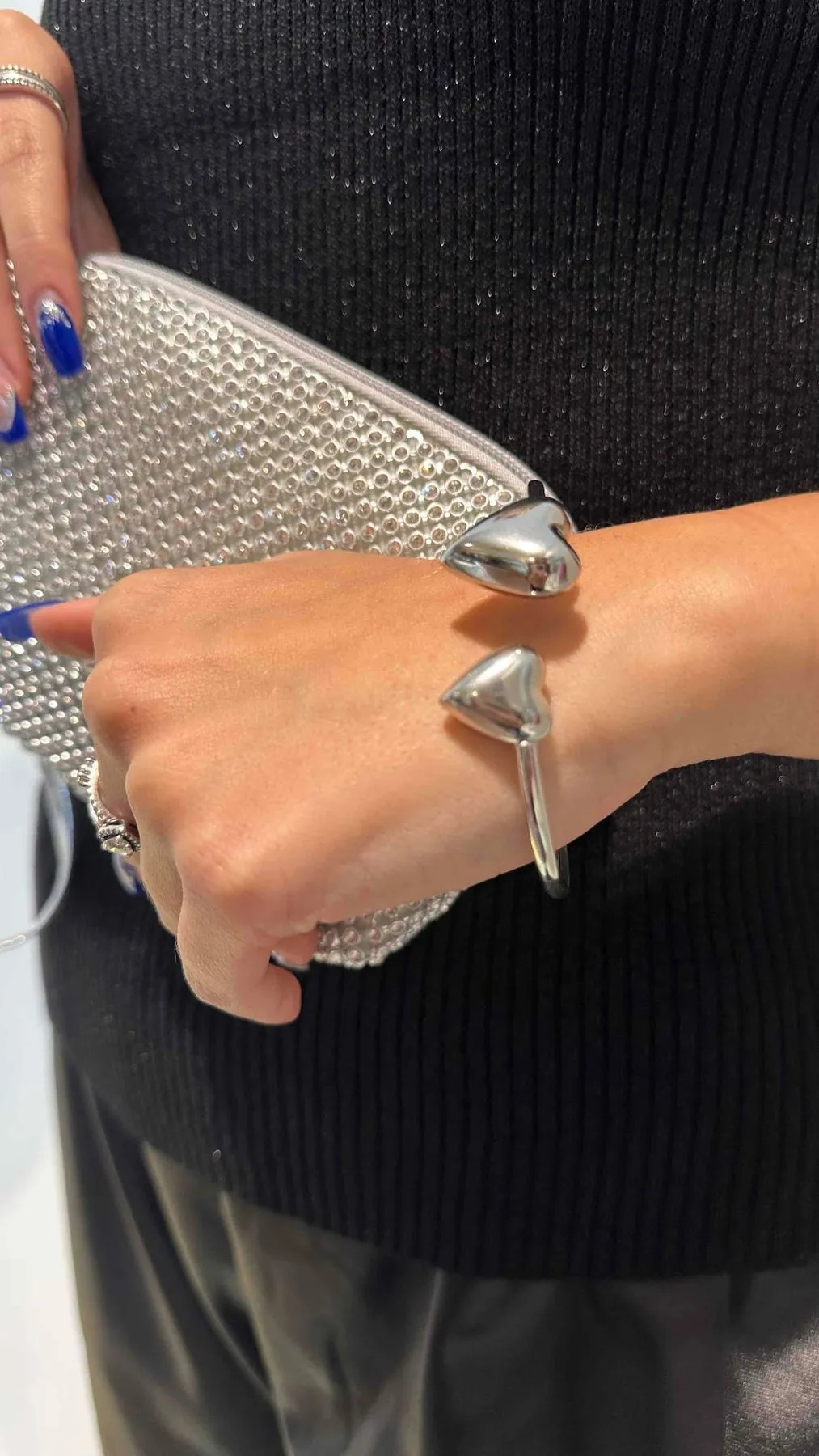 DAFNE - BRACUO - BRACCIALE RIGIDO CUORI. NICKEL FREE