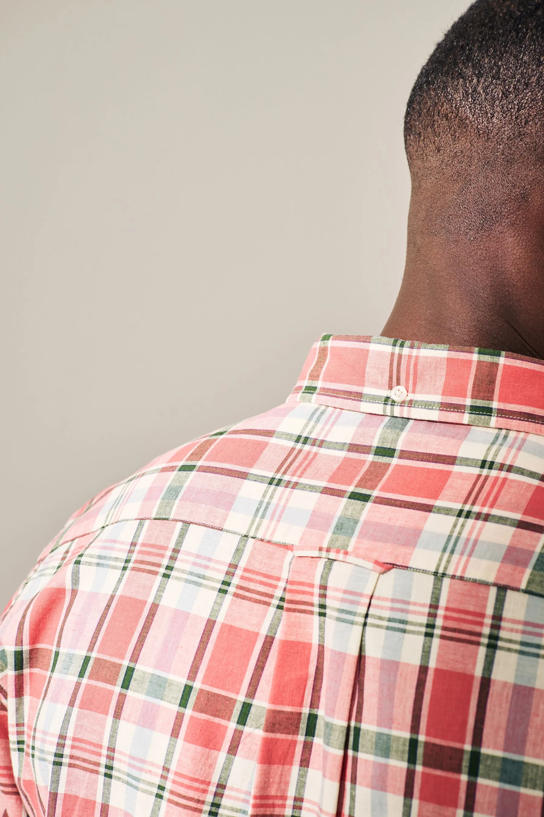 GANT regular  - Camicia in lino a quadri vestibilità attillata Manica corta cotone