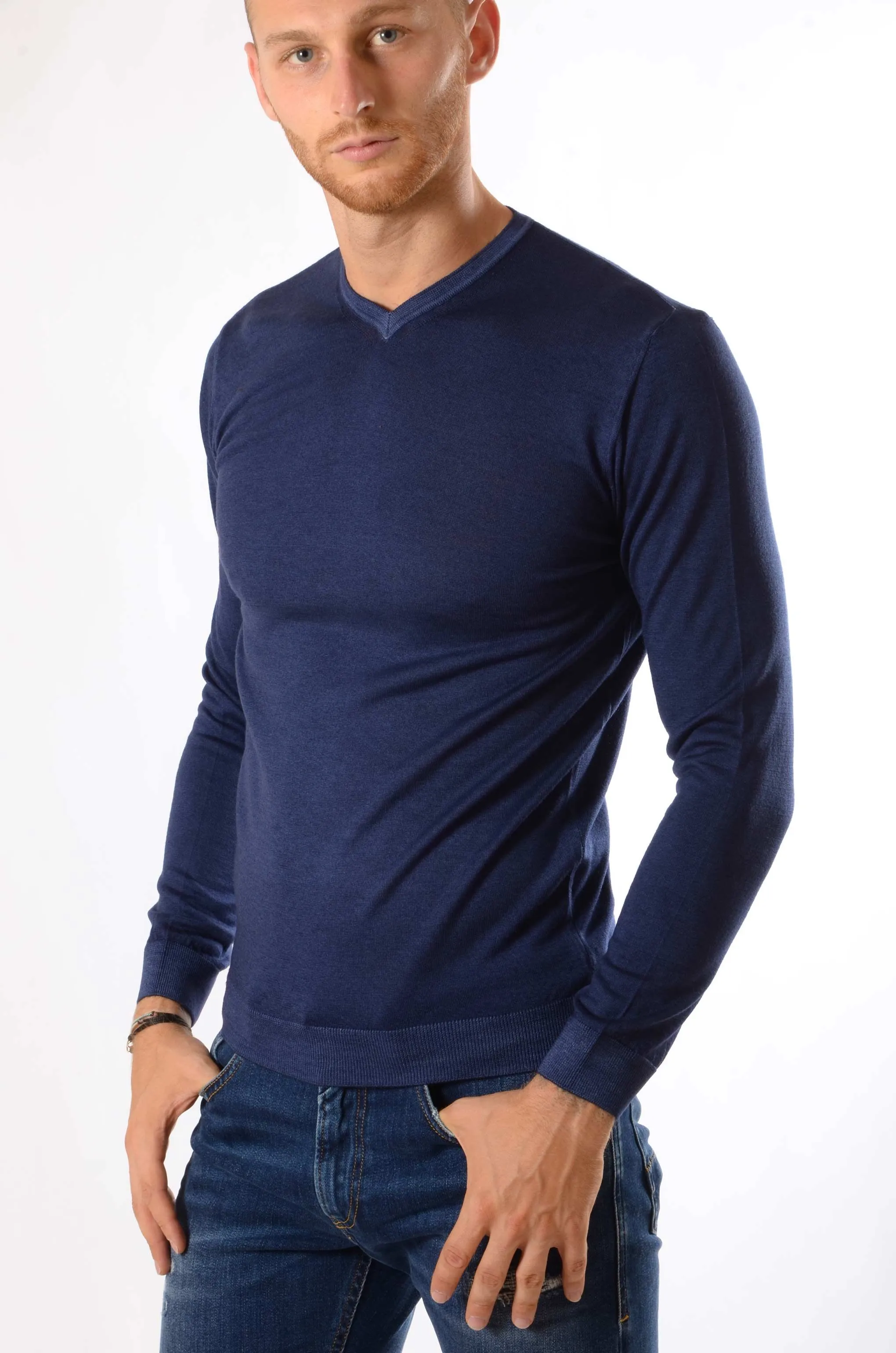 Maglia scollo a v basic