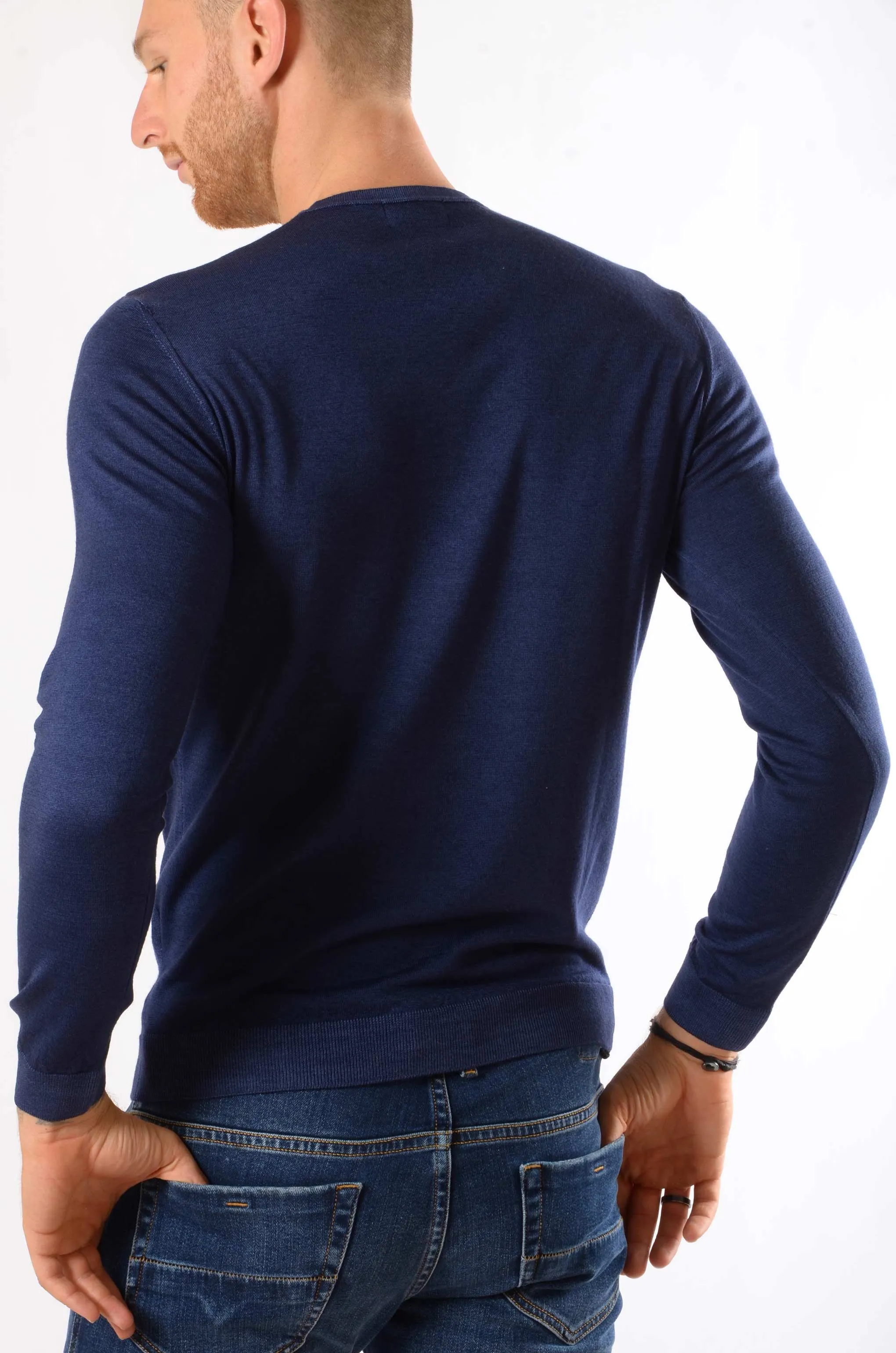 Maglia scollo a v basic