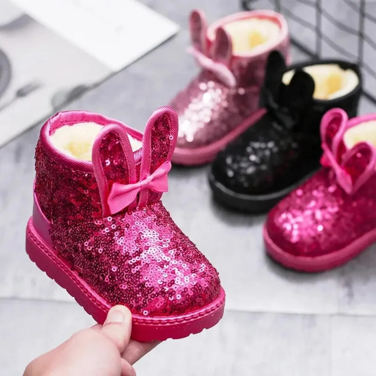 Moda invernale con paillettes Scarponi da neve Ragazze Peluche Calde Scarpe di cotone antiscivolo Moda per bambini Arco Coniglie