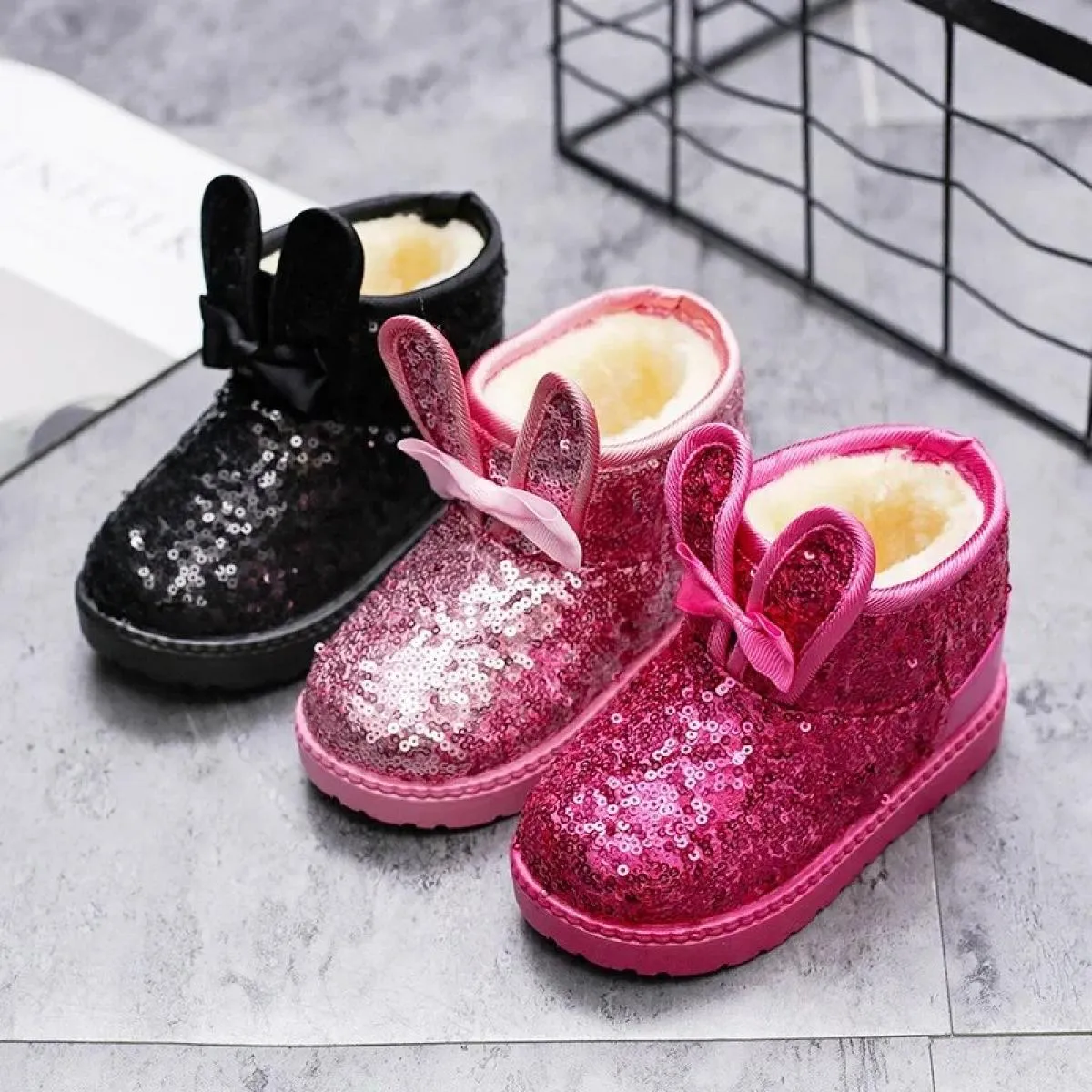 Moda invernale con paillettes Scarponi da neve Ragazze Peluche Calde Scarpe di cotone antiscivolo Moda per bambini Arco Coniglie