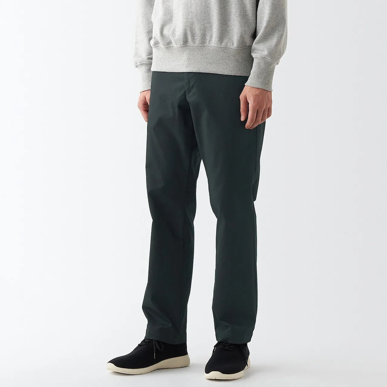Pantaloni chino a gamba slim elasticizzati Nero..............