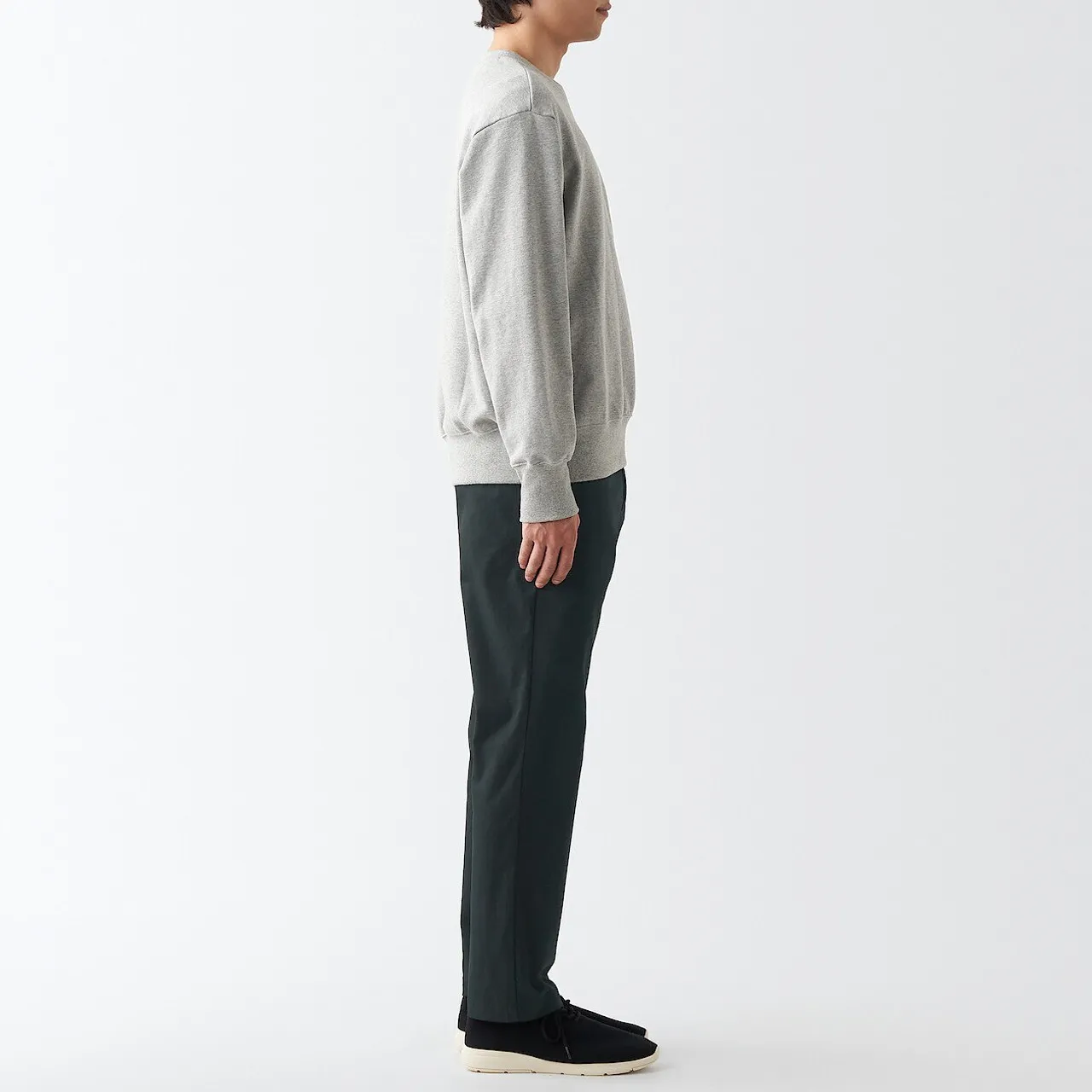 Pantaloni chino a gamba slim elasticizzati Nero..............