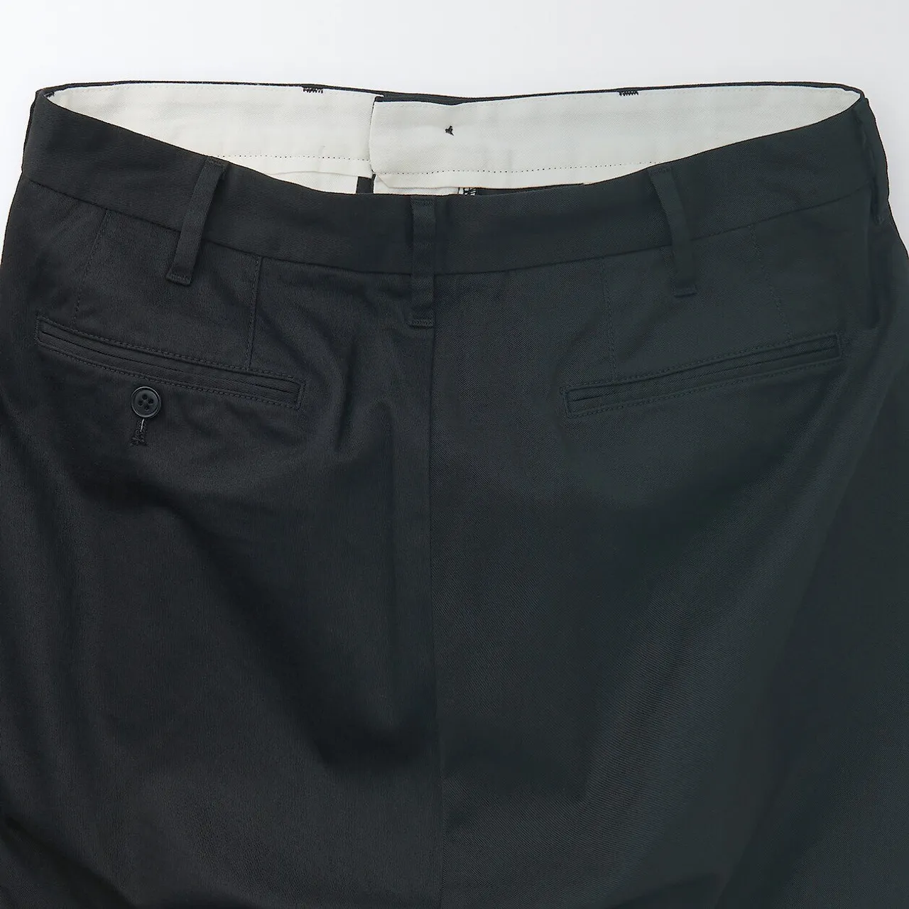 Pantaloni chino a gamba slim elasticizzati Nero..............