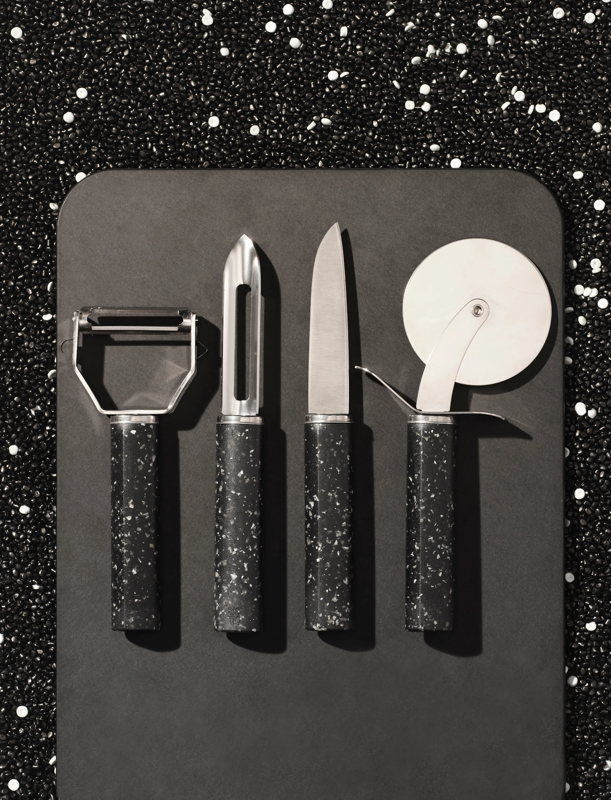 Pelapatate universale REDO Y 14,7 cm.jn{font-size:18px}Black