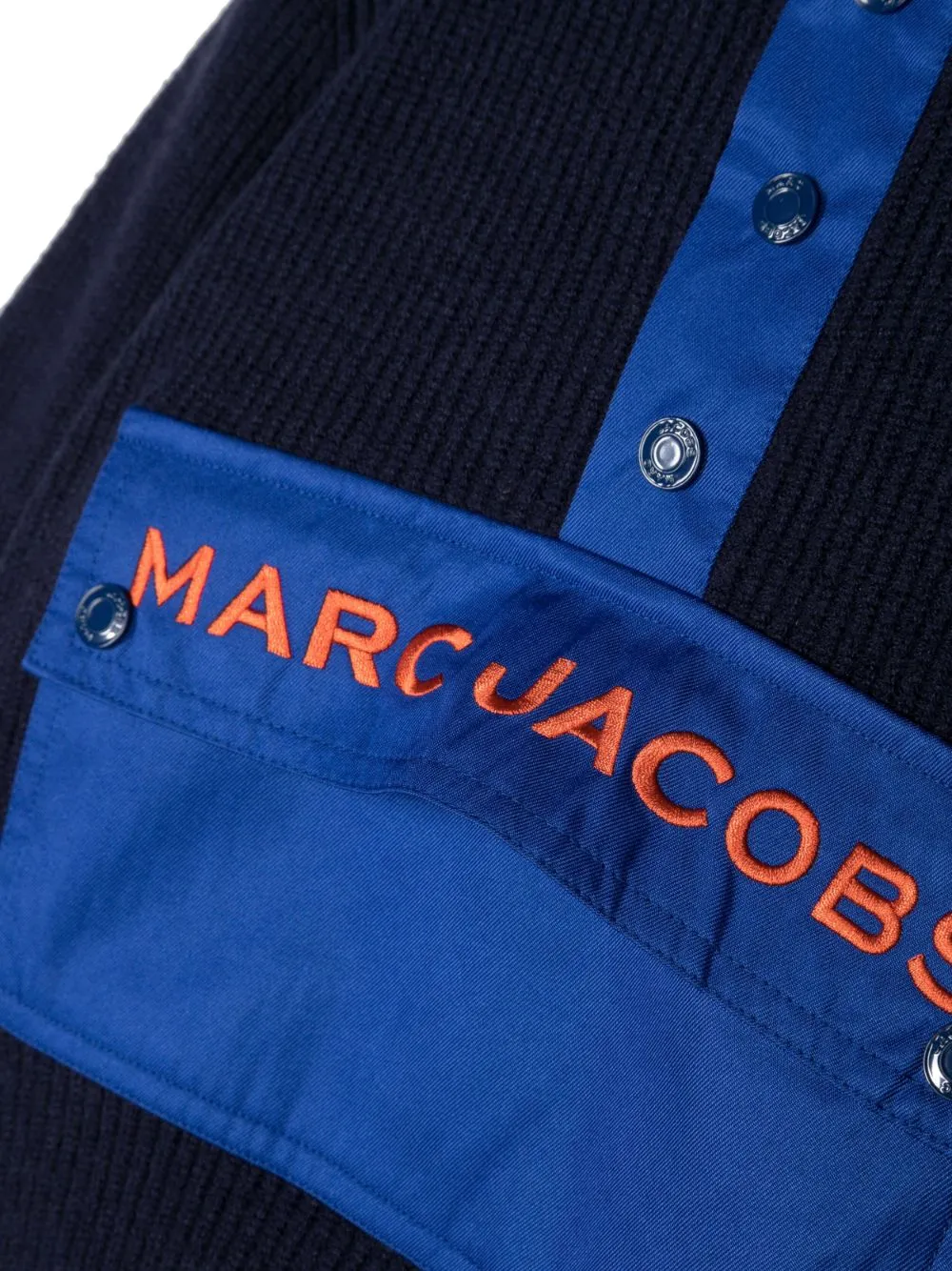 Pullover con logo