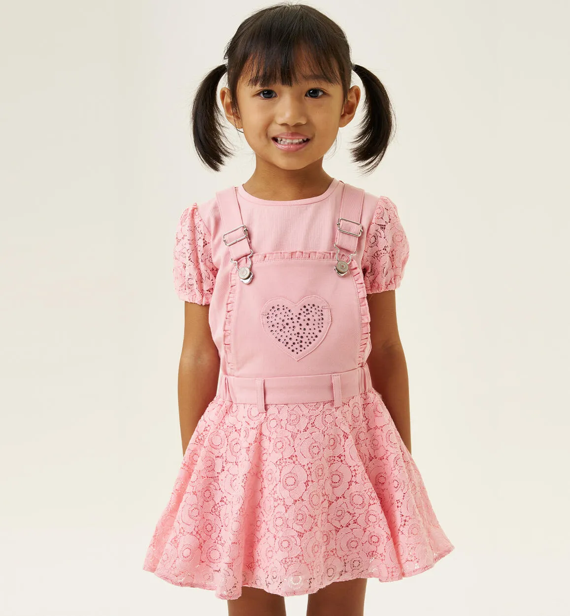 Salopette e t-shirt bambina